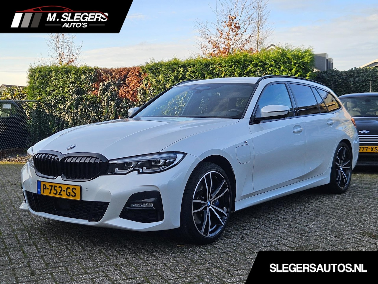 BMW 3-serie Touring - 330e High Executive*M Sport*Trekhaak - AutoWereld.nl