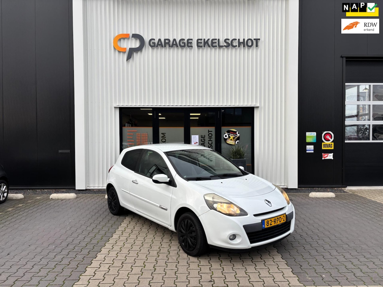 Renault Clio - 1.2 Authentique|Trekhaak|Radio|Nieuwe Apk|NAP - AutoWereld.nl