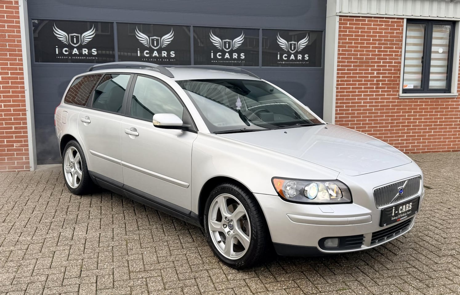 Volvo V50 - 2.4 Summum NAVI TREKHAAK 2e eigenaar - AutoWereld.nl