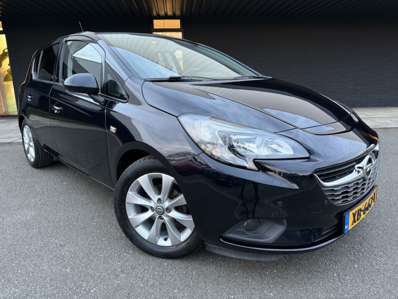 Opel Corsa - 1.4 Favourite 1.4 Favourite - AutoWereld.nl