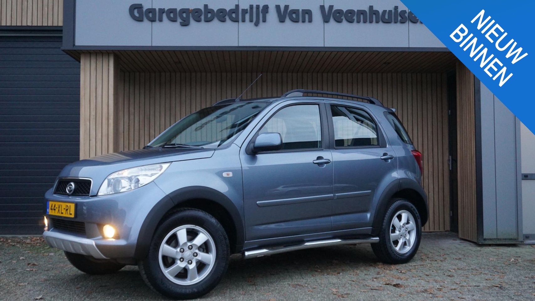 Daihatsu Terios - 1.5-16v 105pk Automaat Expedition 2WD Airco Trekhaak Sidebars 16inch LM *NL auto* 1350kg T - AutoWereld.nl