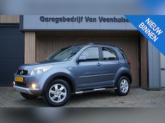 Daihatsu Terios - 1.5-16v 105pk Automaat Expedition 2WD Airco Trekhaak Sidebars 16inch LM *NL auto* 1350kg T