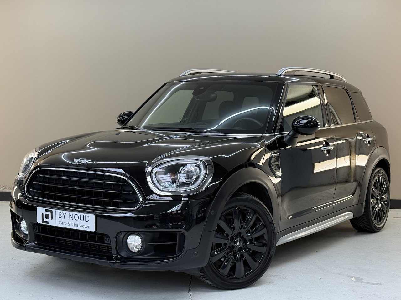 MINI Countryman - 1.5 Cooper Chili Mini 1.5 Cooper Chili, 136Pk, 2018, LED Koplampen, Navigatie, Parkeersensoren, 4 seizoenen - AutoWereld.nl
