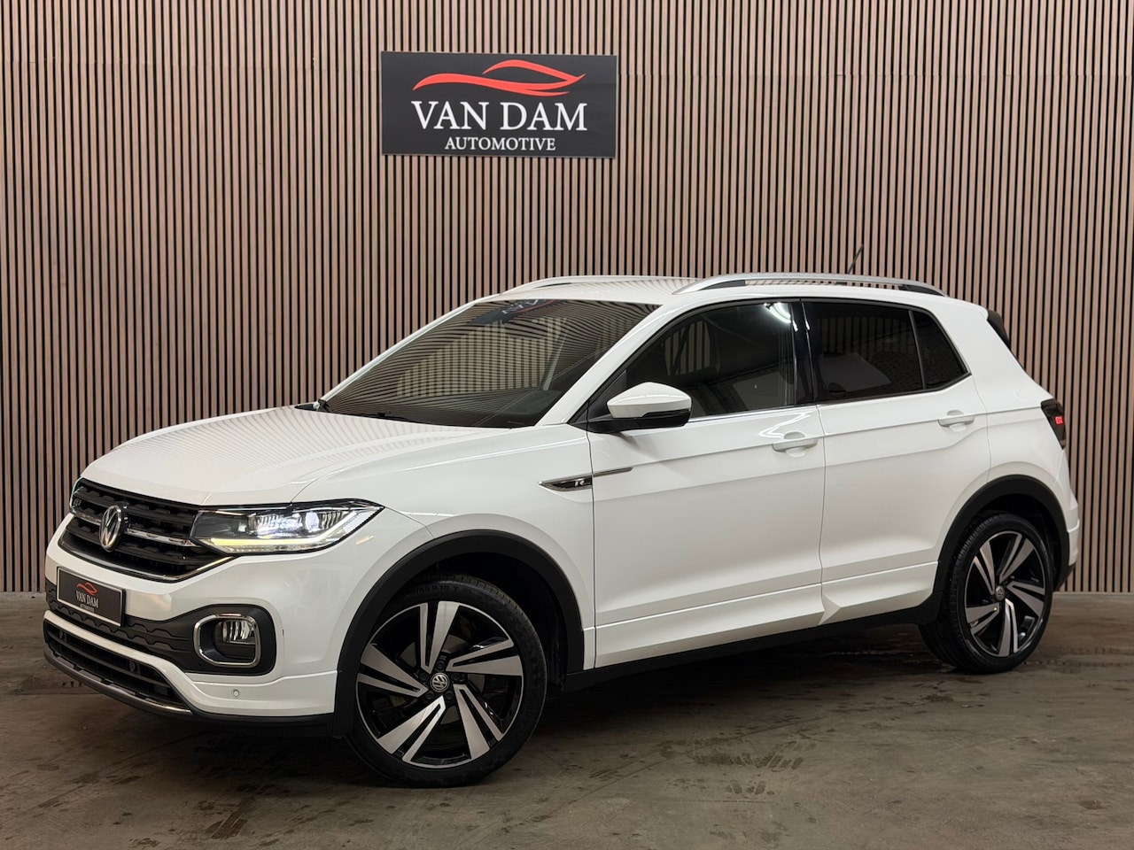 Volkswagen T-Cross - 1.0 TSI R-Line 2020 DSG IQ-LIGHTS KEYLESS VIRTUAL - AutoWereld.nl
