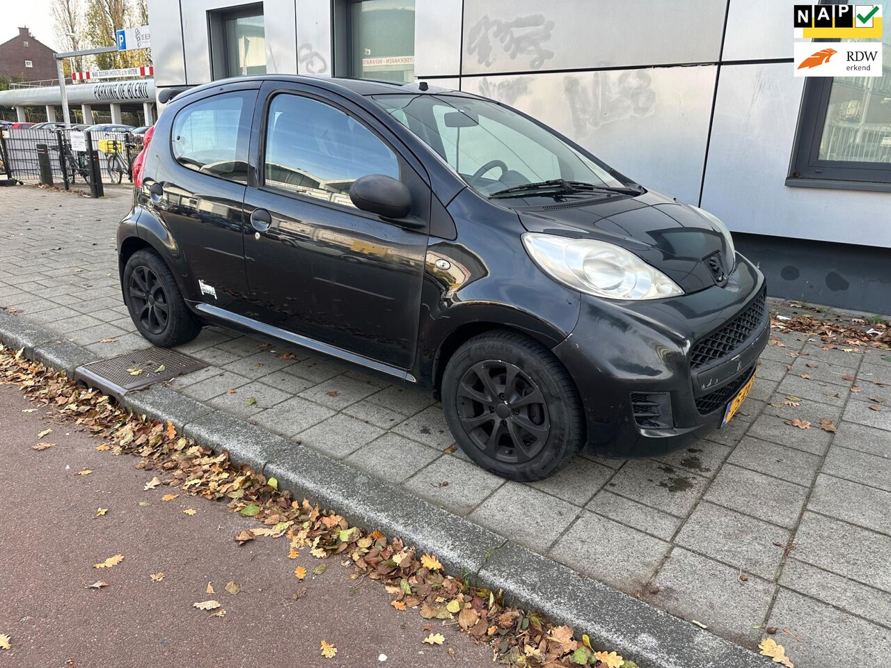 PEUGEOT 107