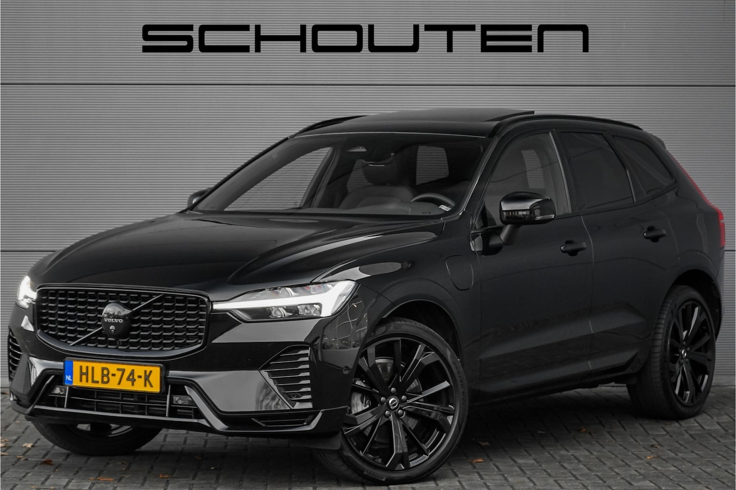 Volvo XC60 - 2.0 T6 Plug-in hybrid AWD Plus Black Edition Pano 360° LED 21" - AutoWereld.nl