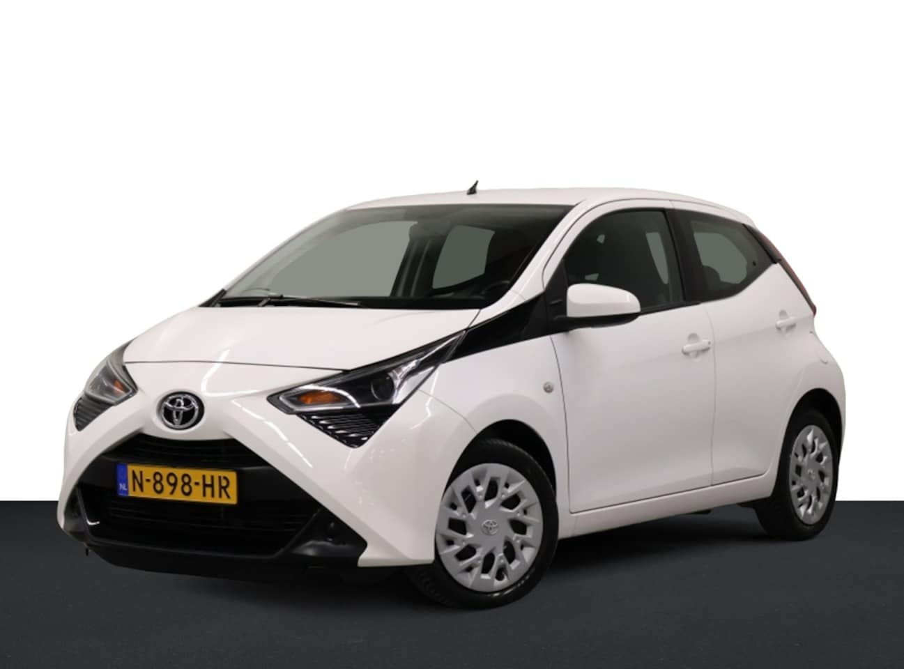 Toyota Aygo - 1.0 VVT-i x-play 1.0 VVT-i x-play - AutoWereld.nl