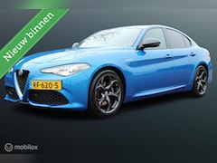 Alfa Romeo Giulia - 2.0 T AWD 280 PK Veloce, F1 Schakeling, Donker glas, Sportstoelen, Navi, Pdc Voor + achter