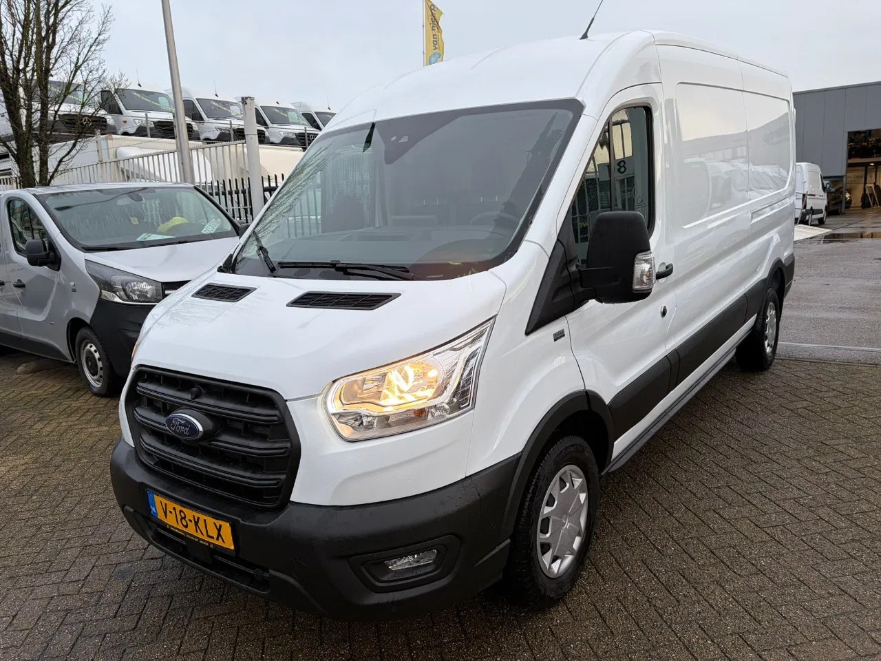 Ford Transit - 2.0TDCI L2H2 Automaat Airco Navi Cruisecontrol Trekhaak Nieuw BPM VRIJ - AutoWereld.nl