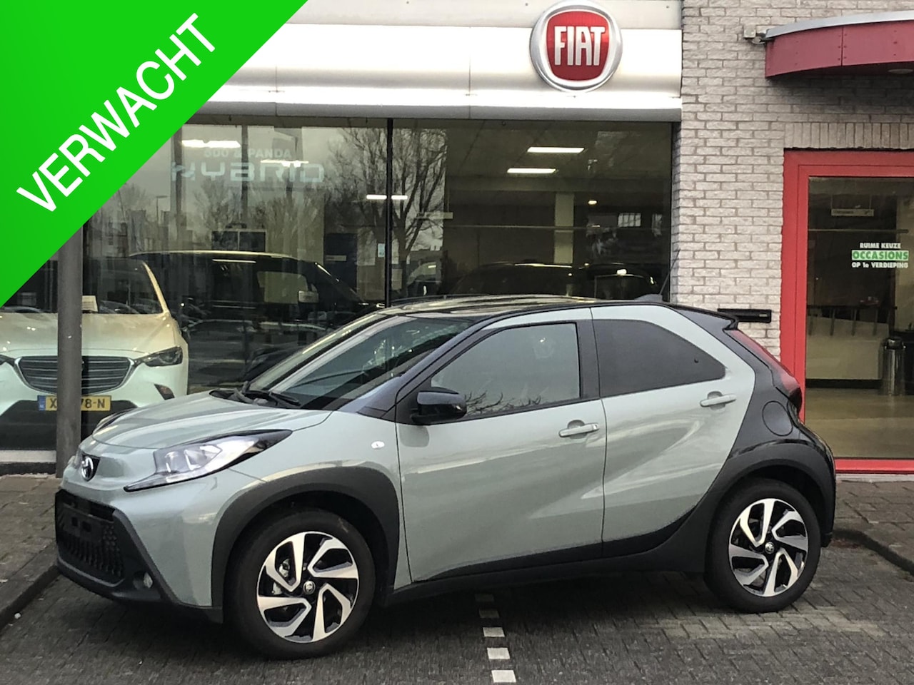 Toyota Aygo X - 1.0 VVT-i S-CVT Pulse AIRCO|APPLE/ANDROID|CAMERA|17" - AutoWereld.nl