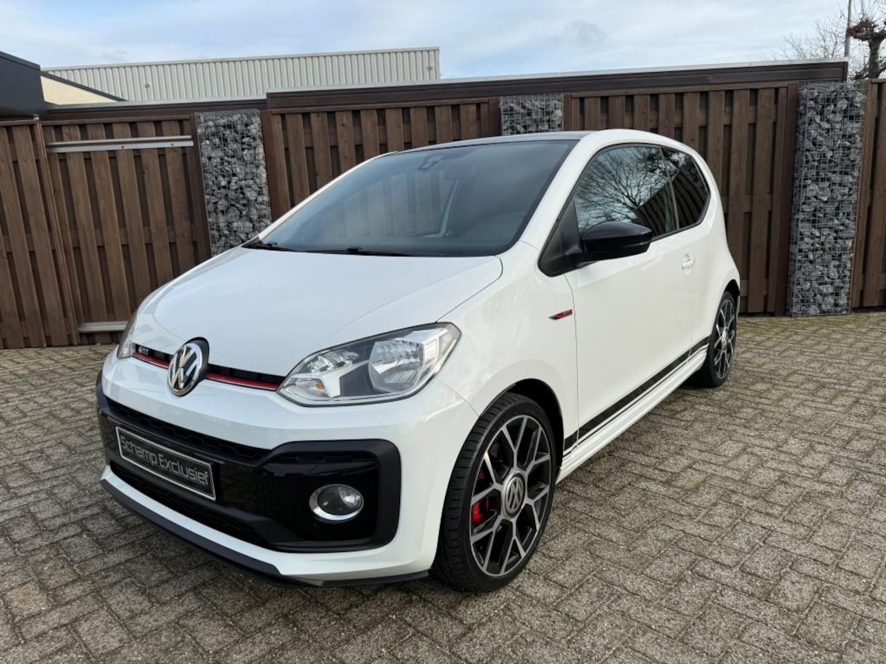 Volkswagen Up! - 1.0 TSI GTI BEATS AUDIO - AutoWereld.nl
