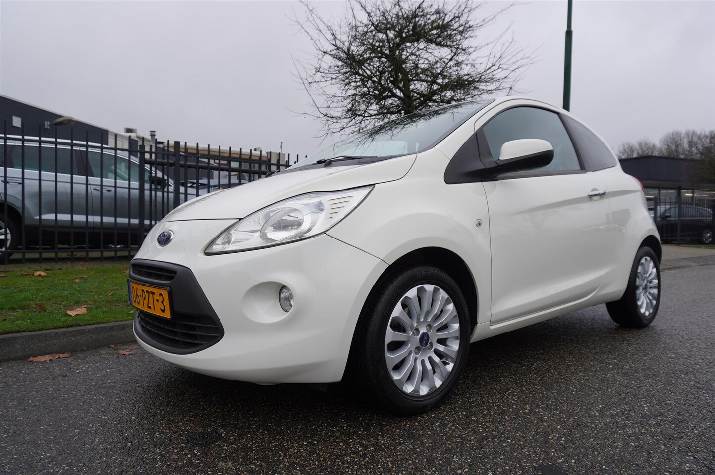 Ford Ka - 1.2 69pk Titanium X Airco LM Mooi - AutoWereld.nl