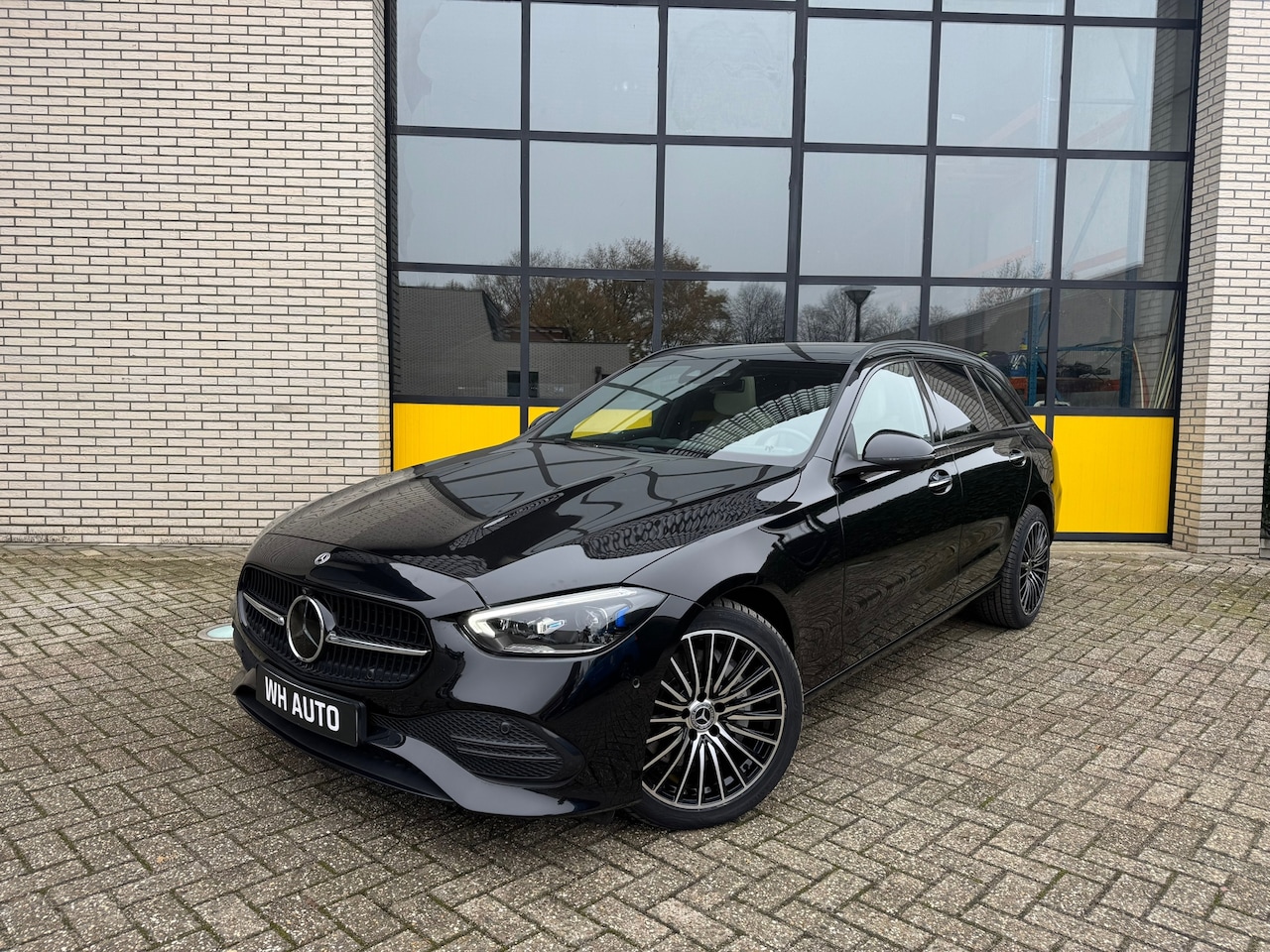 Mercedes-Benz C-klasse Estate - 300e Luchtvering, trekhaak & stoelkoeling en verwarming - AutoWereld.nl