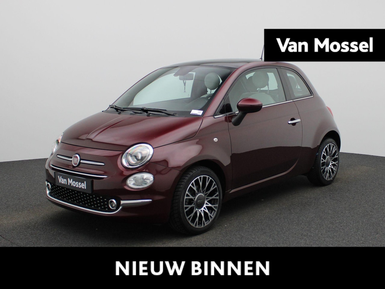 Fiat 500 - 1.0 Hybrid 70 Club Edizione | PANORAMADAK | NAVIGATIE | APPLE CARPLAY | PARKEERSENSOREN | - AutoWereld.nl