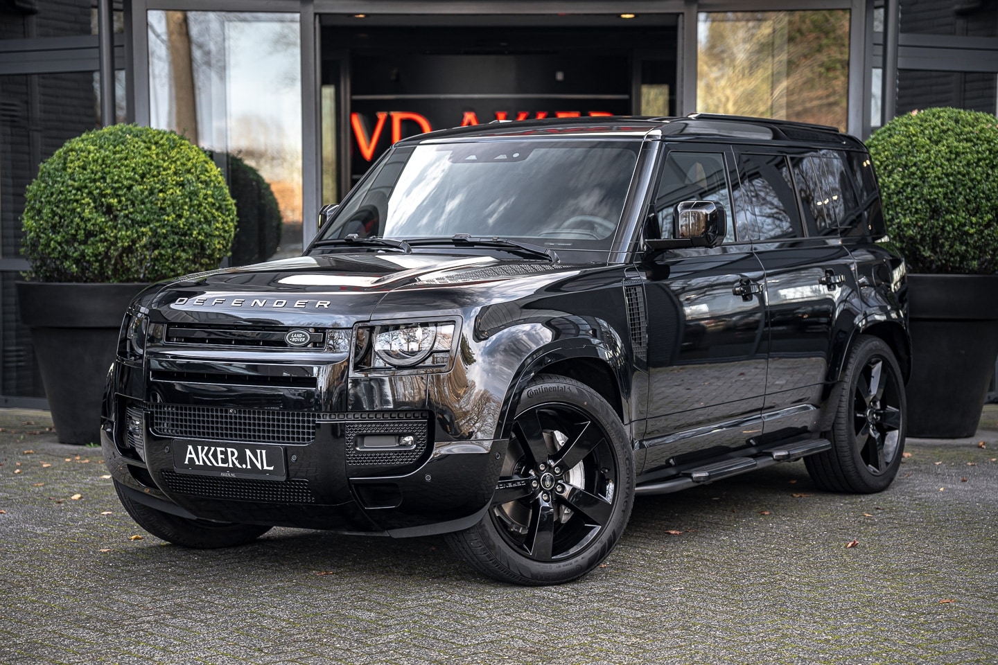 Land Rover Defender 110 - LANDROVER P300e X-Dynamic SE Hybrid ACC | 360° Camera | Panoramadak (NIEUW) - AutoWereld.nl