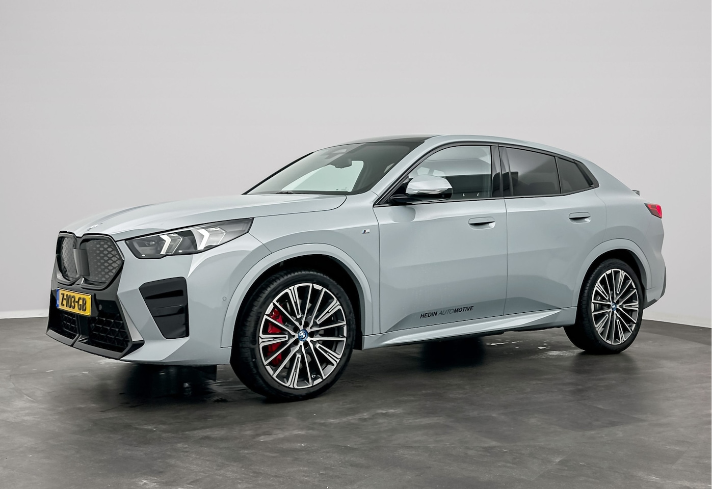 BMW iX2 - xDrive30 65kWh | M Sportpakket Pro | M Adaptief onderstel | Comfort Access | Trekhaak met - AutoWereld.nl