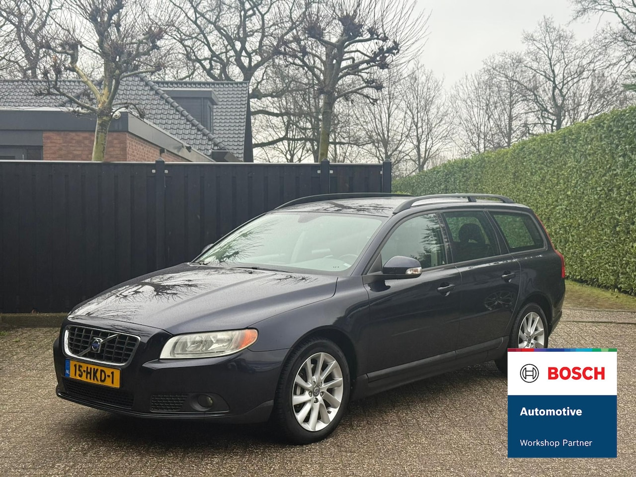 Volvo V70 - 2.5T Kinetic LEER AUT - AutoWereld.nl
