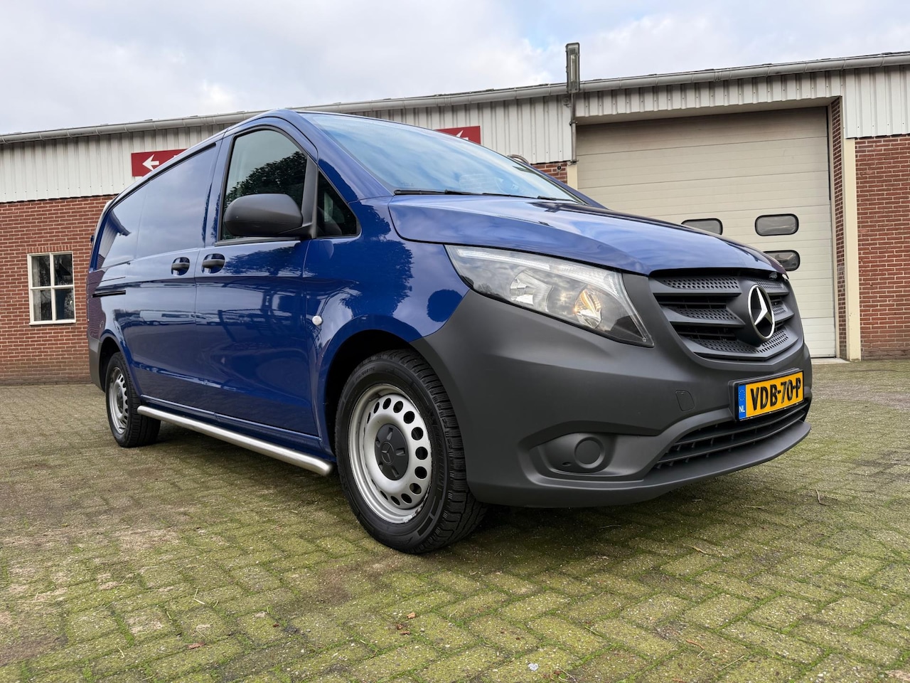 Mercedes-Benz Vito - 114 CDI Lang 3-zits airco cruise navi - AutoWereld.nl