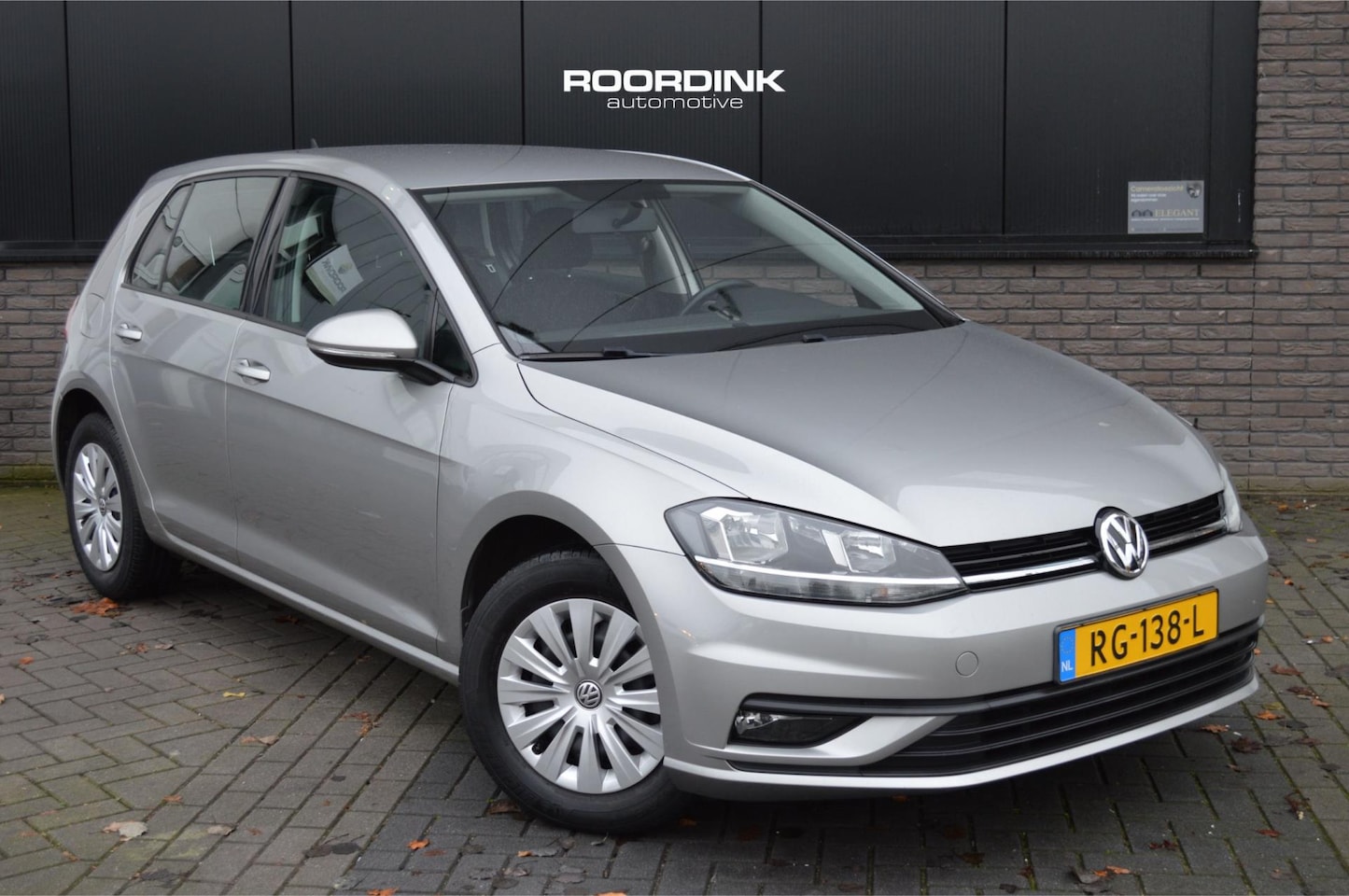 Volkswagen Golf - 1.0 TSI|Airco|Cruise|Carplay|Navi|NAP - AutoWereld.nl