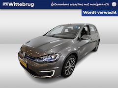 Volkswagen e-Golf - E-DITION 136pk / Navigatie / LED / Parkeersensoren / LM 17 inch / APP