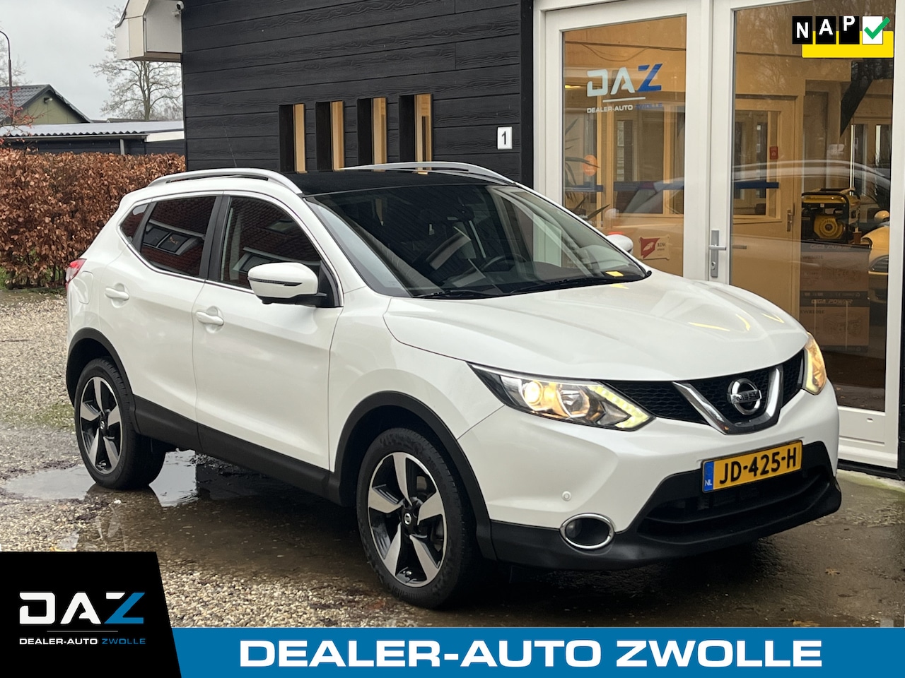 Nissan Qashqai - 1.2 Connect Edition Aut/Ecc/Navi/Pano/Lm - AutoWereld.nl