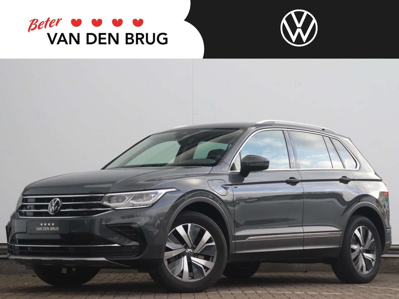 Volkswagen Tiguan - 1.4 TSI eHybrid Elegance | Achteruitrijcamera | Elektrische klep | Stoel- en stuurverwarmi - AutoWereld.nl