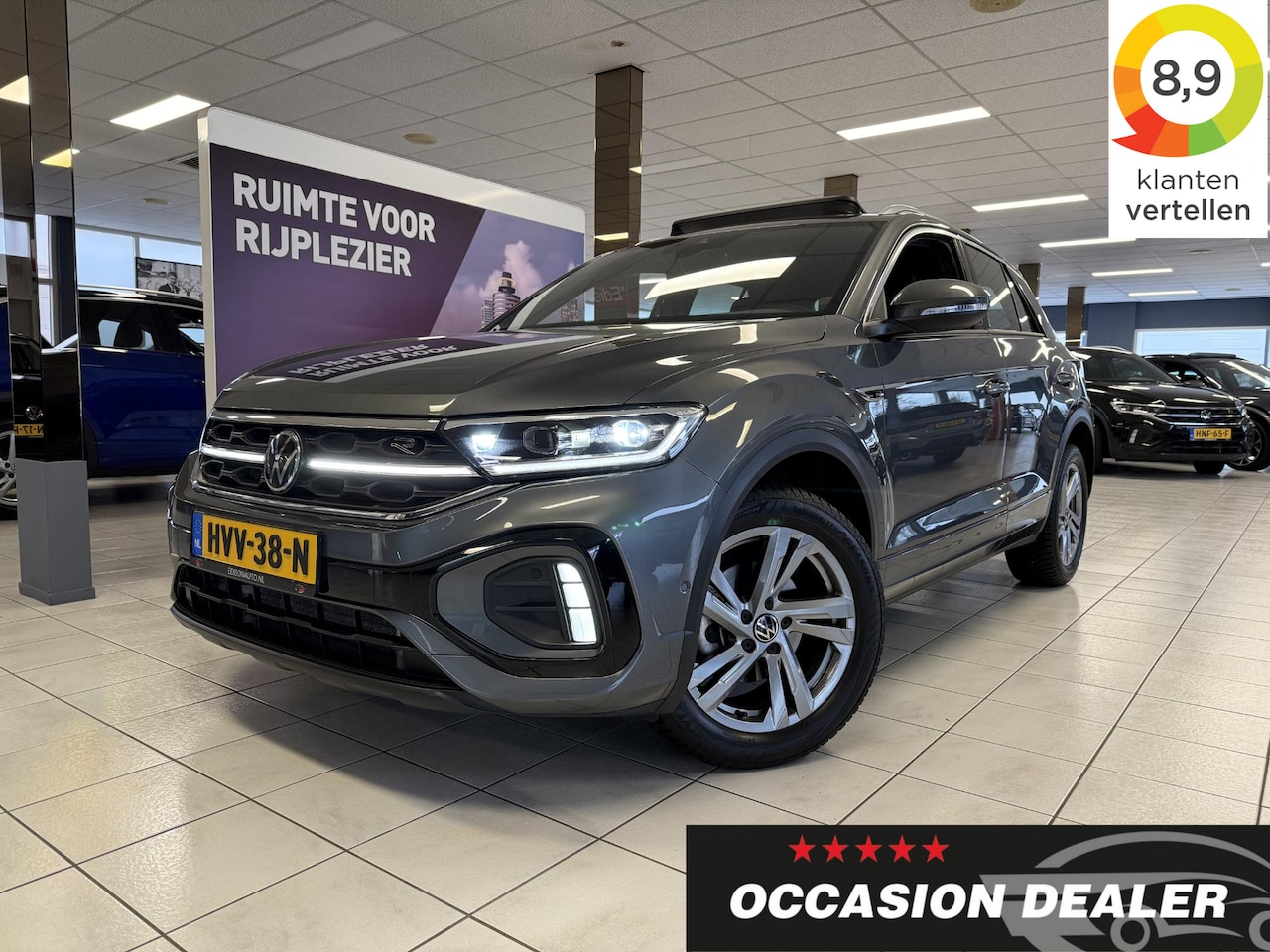 Volkswagen T-Roc - 1.5 TSI R-Line DSG *PANO*IQ*APP*MATRIX*LM17* - AutoWereld.nl