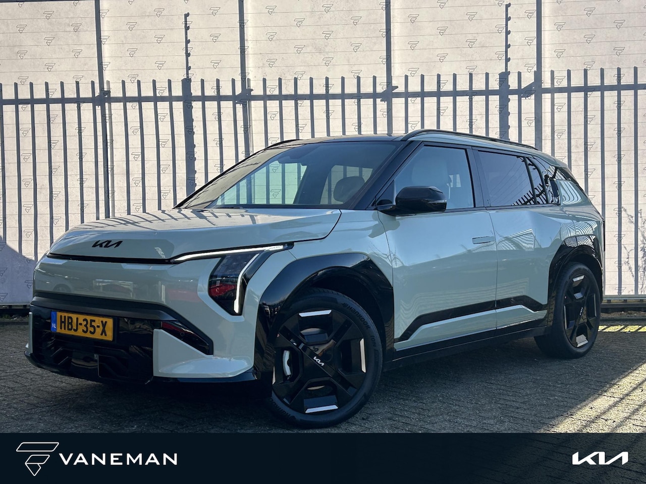 Kia EV3 - GT-Line 81.4 kWh | Stoelverwarming Voor & Achter | Cruise | Camera | Sensoren | Navi | App - AutoWereld.nl