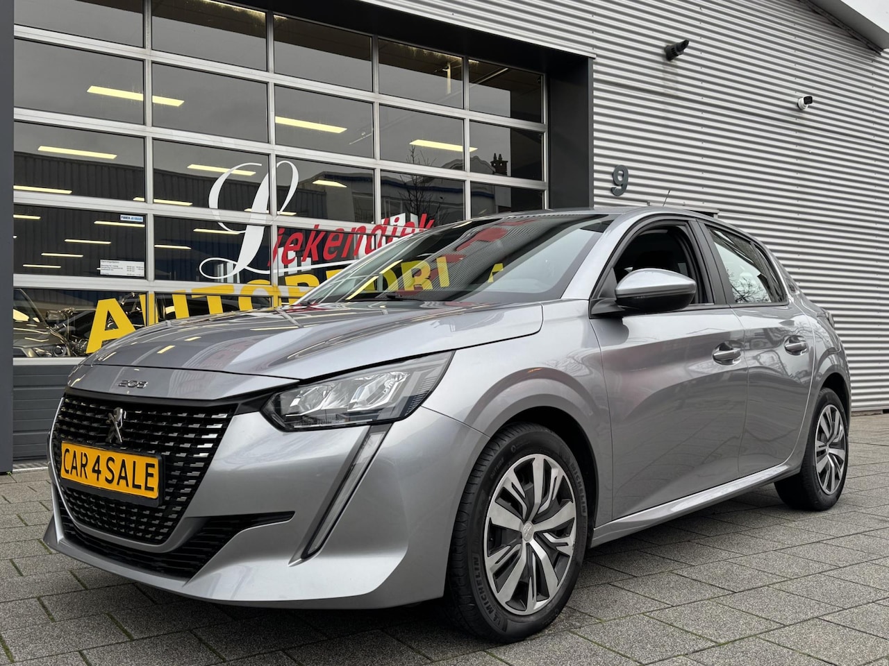 Peugeot 208 - 1.2 PureTech Active Pack 21.000 KM - Apple CarPlay / Navigatie I Airco I LED I Veiligheid - AutoWereld.nl