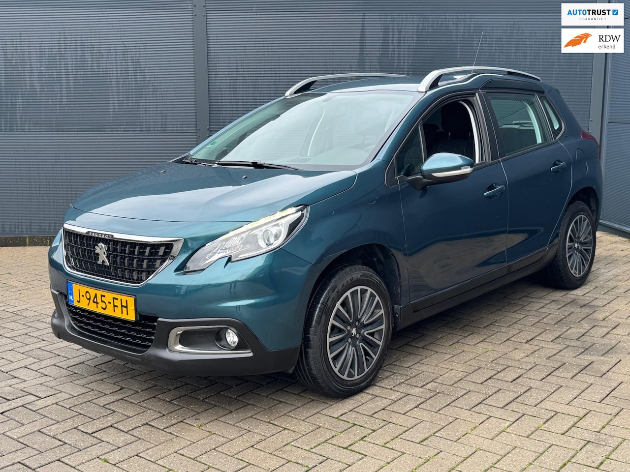 Peugeot 2008 - 1.2 PureTech Active / Led / Navi / Nap - AutoWereld.nl