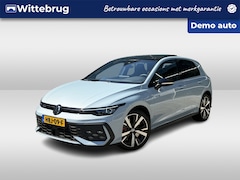 Volkswagen Golf - 1.5 eHybrid GTE / Panoramadak / IQ.Light / Dodehoeksensoren / Black Style / 18'' LMV