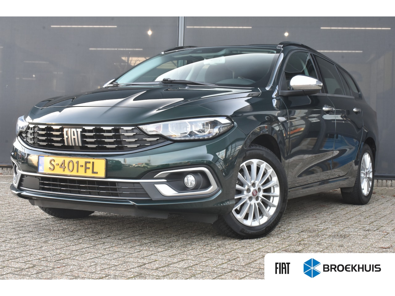 Fiat Tipo Stationwagon - 1.0 Life | Navigatie | Stoelverwarming | Achteruitrijcamera | AllSeason | Climate Control - AutoWereld.nl