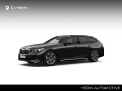 BMW 5-serie Touring - 520i M-Sport | Driving Assistant Professional | Trekhaak | Standkachel | Carbon int. lijst