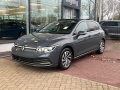 Volkswagen Golf - 1.4 eHybrid 204pk DSG Style / Panorama dak / IQ led / Memory Seat / Achteruitrij camera /