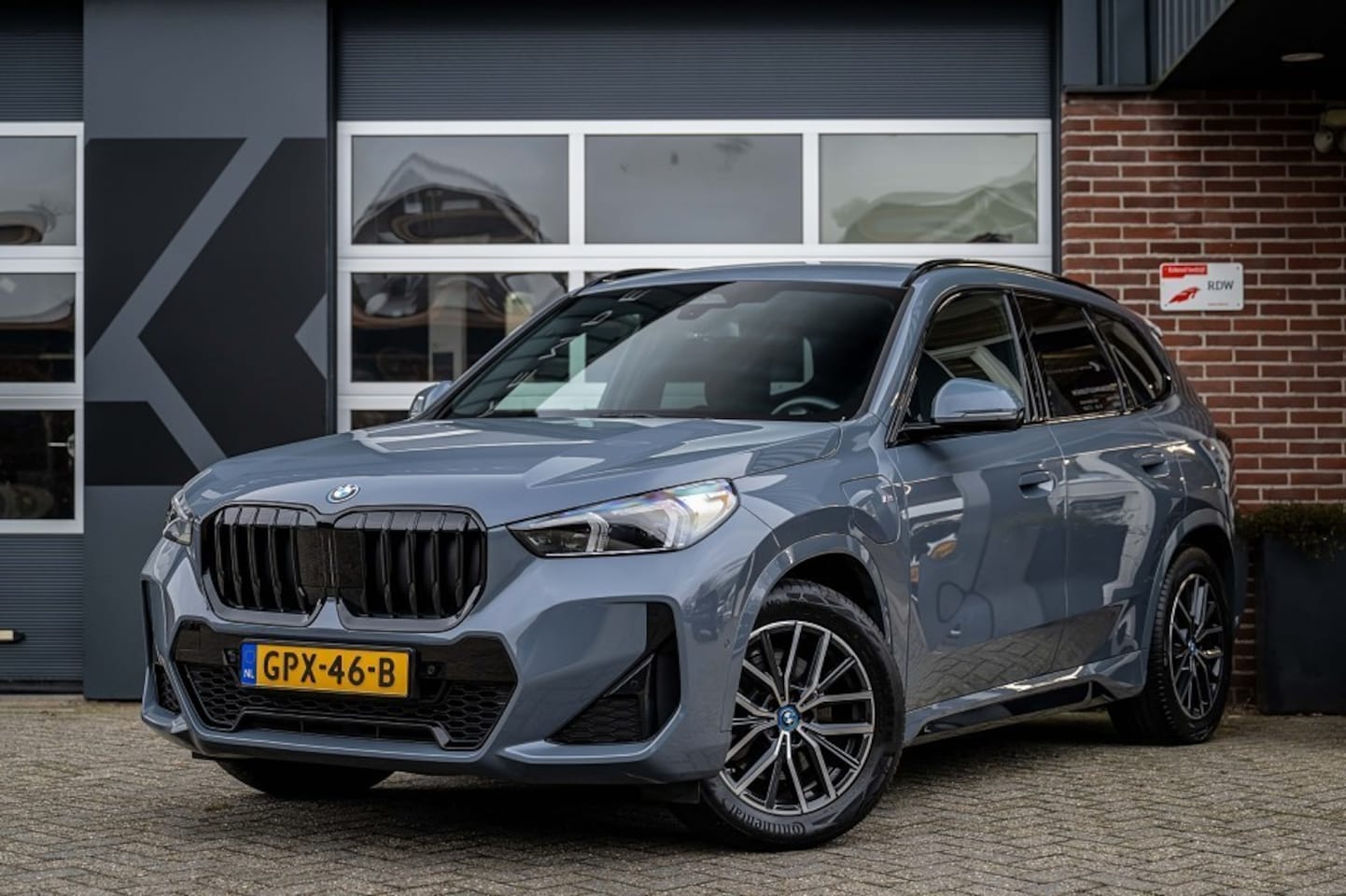 BMW X1 - 25e xDrive M Sport | Shadow | Camera | Elek. Trekhaak | Adap. led | Stoelverwarming | 18' - AutoWereld.nl