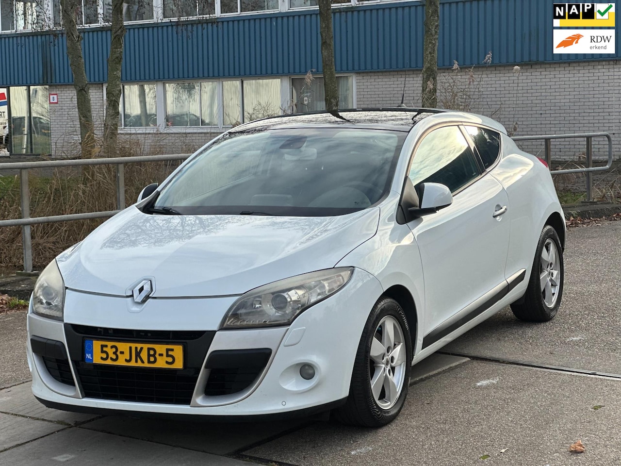 Renault Mégane Coupé - 1.6 Dynamique!Panodak!Navi!PDC!Lm.velgen! - AutoWereld.nl