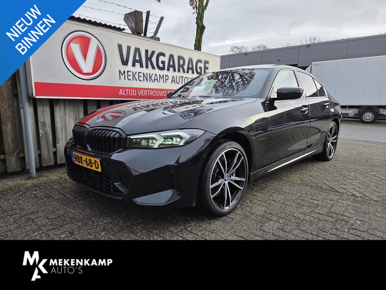 BMW 3-serie - 330e xDrive M Sport Pro 19"/Lederen M-zetels + memory/Schuif - kanteldak/Adaptieve cruise/ - AutoWereld.nl