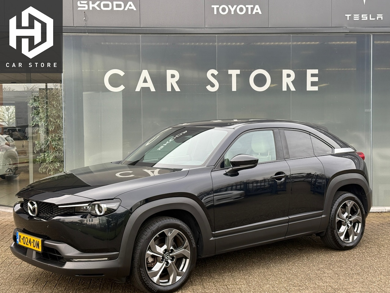 Mazda MX-30 - E-SkyActiv 145 First Edition 36 kWh 94% SOH|Dealer Onderhouden - AutoWereld.nl