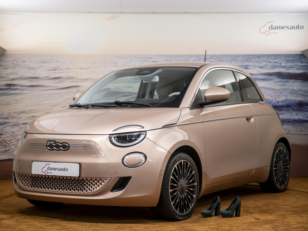Fiat 500e - 3+1 La Prima 42 kWh Rose Gold, Leer, Camera, Garantie enz. - AutoWereld.nl