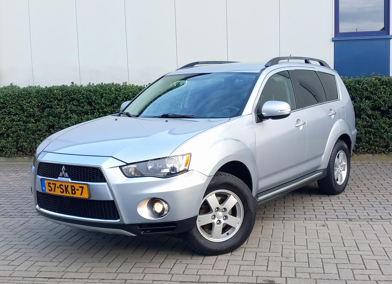 Mitsubishi Outlander - 2.0 147pk 2WD AUTOMAAT INTRO EDITION - AutoWereld.nl