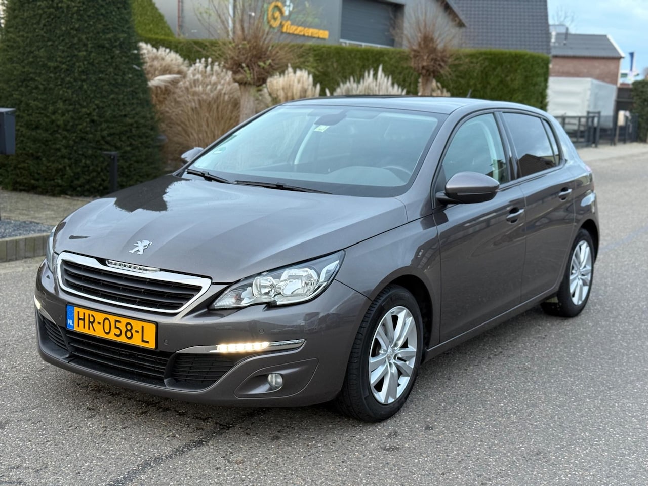 Peugeot 308 - 1.6 BlueHDi Blue Lease Executive 2015 Navi/Clima/Lmv - AutoWereld.nl