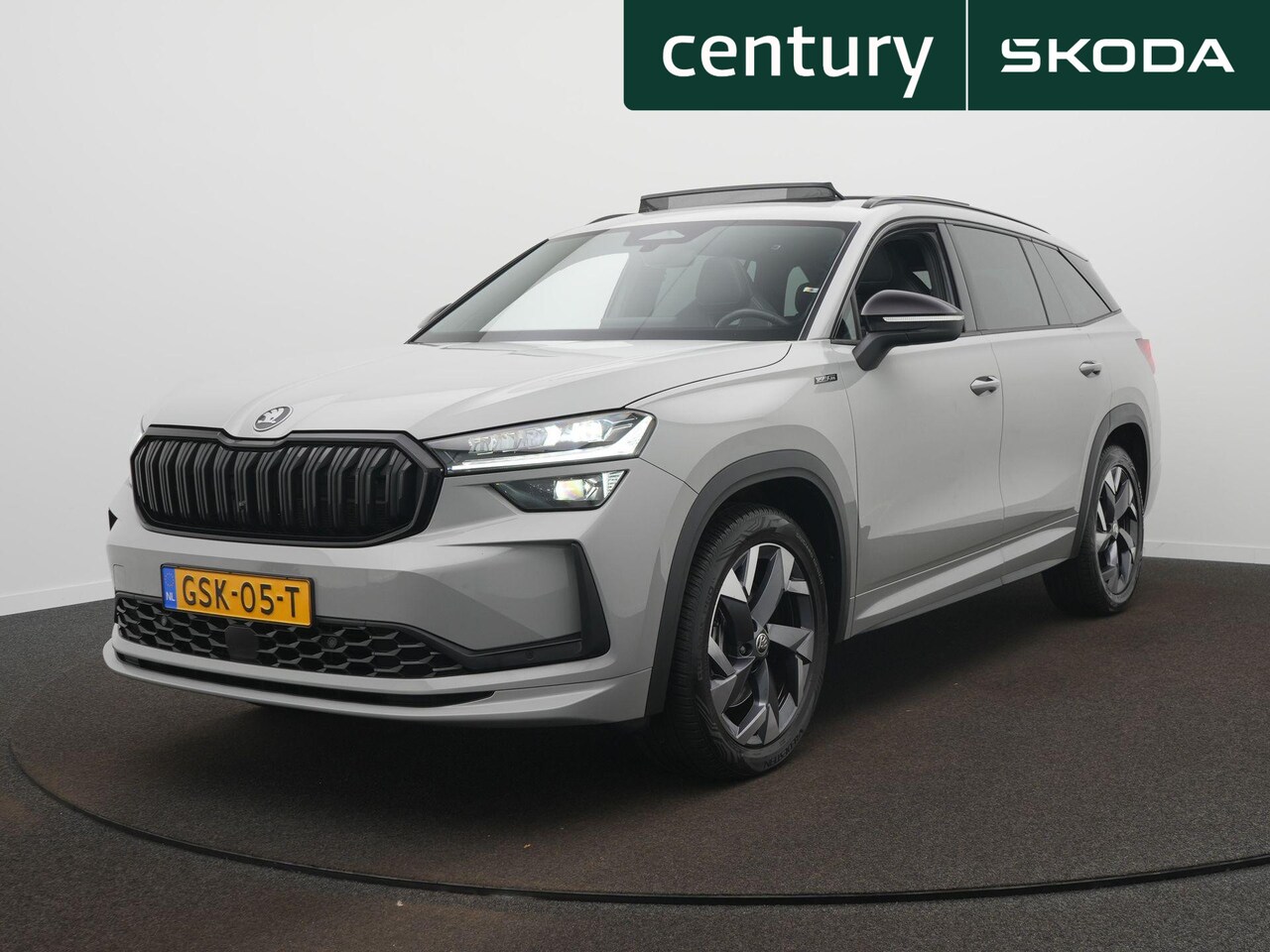 Skoda Kodiaq - 1.5 TSI MHEV Sportline Business 7p Panoramadak - Trekhaak - Navigatie - Camera - AutoWereld.nl