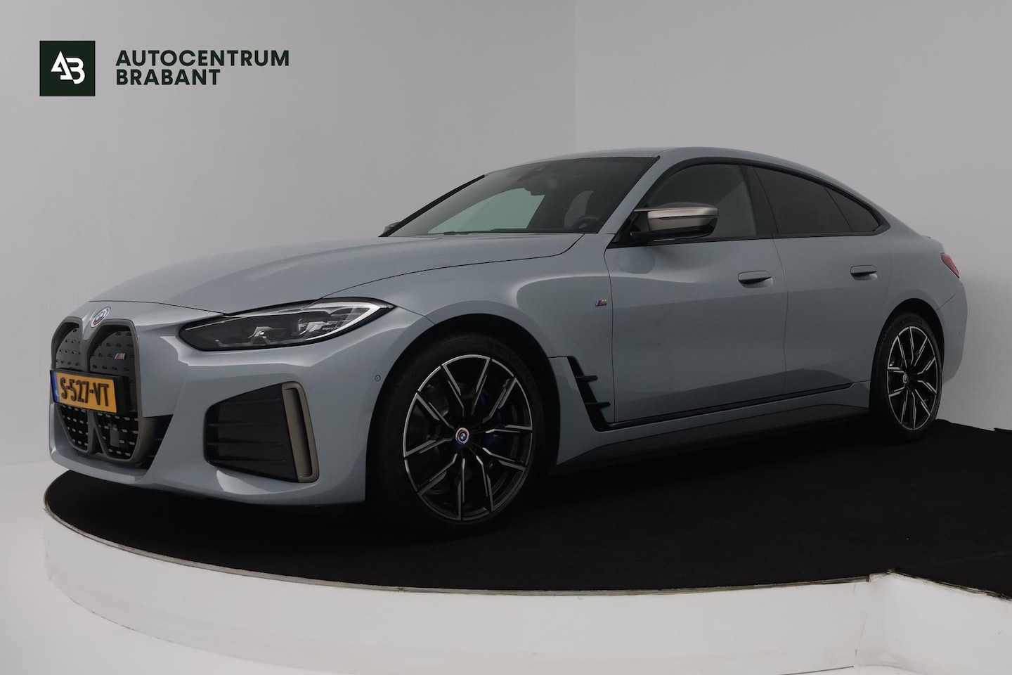 BMW i4 - M50 High Executive 84 kWh (STOELVERWARMING, ADAPTIEVE CRUISE CONTROL, NAVIGATIE, CARPLAY) - AutoWereld.nl