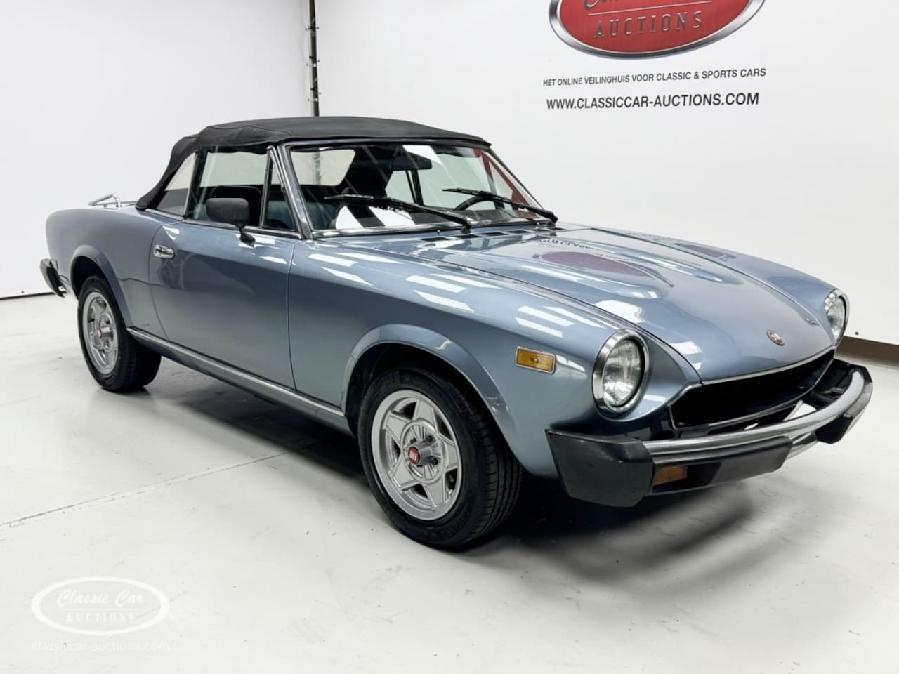 Fiat 124 Spider - Spider  - ONLINE AUCTION - AutoWereld.nl