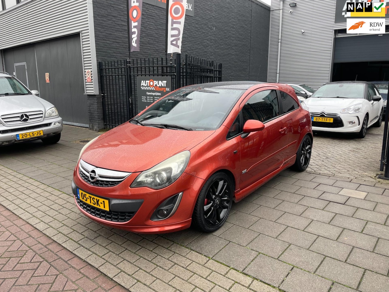 Opel Corsa - 1.4-16V Color Edition Sport Airco Navi NAP APK - AutoWereld.nl