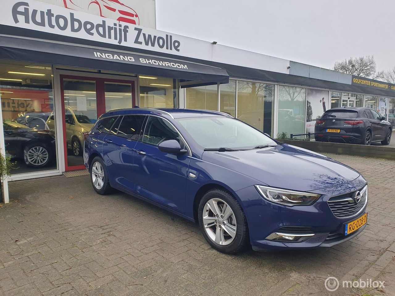 Opel Insignia Sports Tourer - 1.6CDTI AUTOMAAT|2017|NAVI|CRUIS - AutoWereld.nl