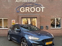 Ford Focus - 1.0 EcoB. ST LINE TREKHAAK/CAMERA/CARPLAY/STUURVERW