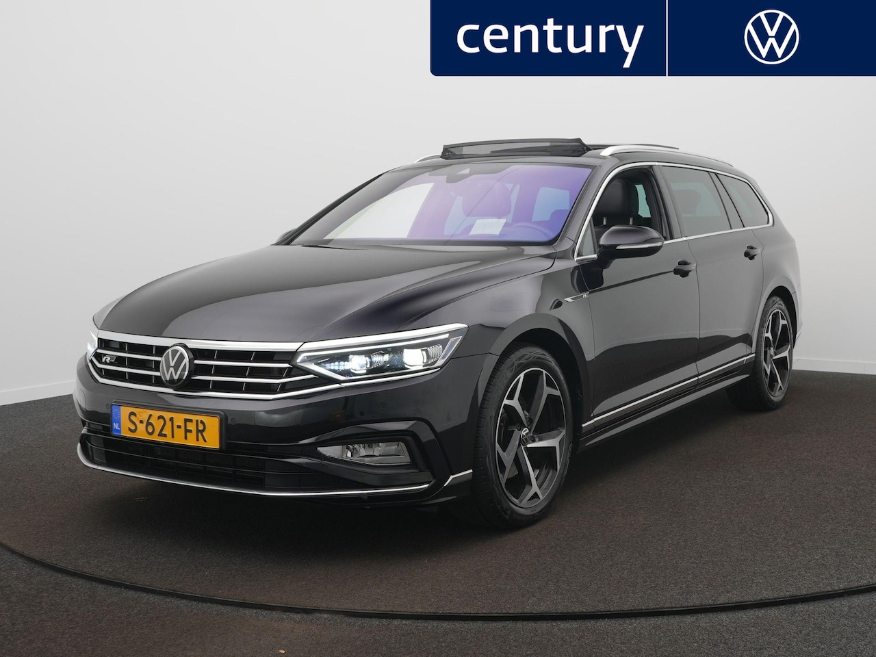 Volkswagen Passat Variant - 1.5 TSI R-Line Business R-Line / DSG / Panoramadak / Trekhaak afneembaar - AutoWereld.nl