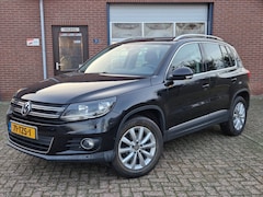 Volkswagen Tiguan - 1.4 TSI SportenStyle NL-auto 1-eig. Climate Cruise Trekhaak