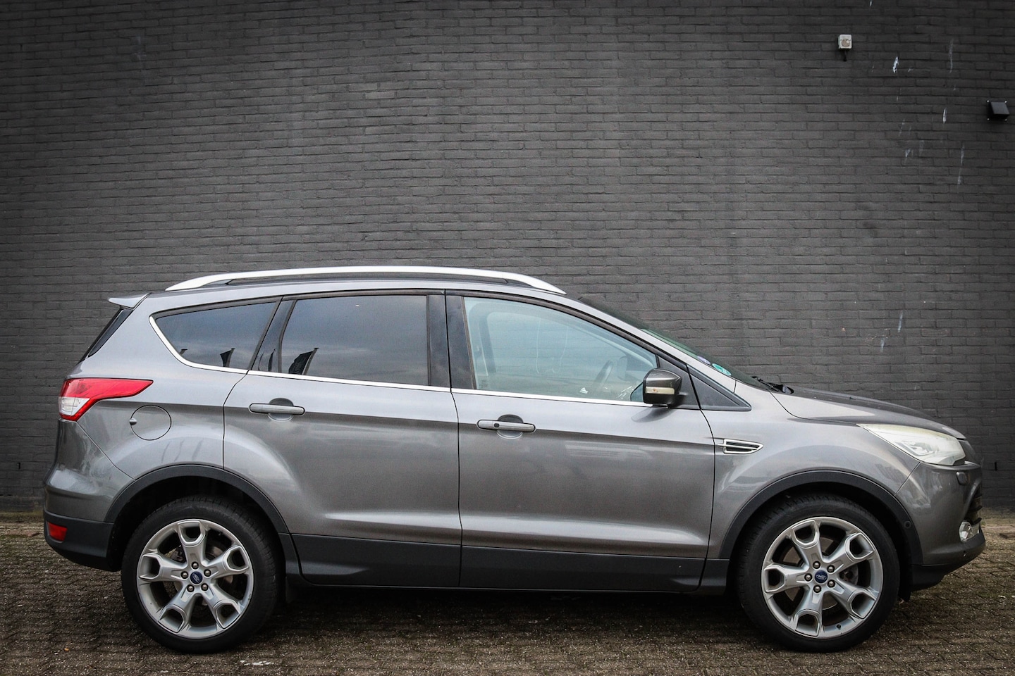 Ford Kuga - 1.6 Titanium 4WD Net binnen - Nu al te bezichtigen - AutoWereld.nl